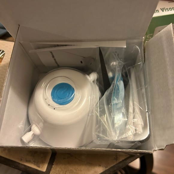 Interactive Automated Toy w Light💡&Feathers🪶Self Rotating Auto Moving Cat🐈Toy - Picture 3 of 11